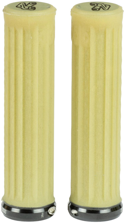 Renthal Single Collar Traction Lock-On Grips - Aramid, Lock-On MPN: G231 UPC: 765442161381 Grip Single Collar Traction Lock-On Grips