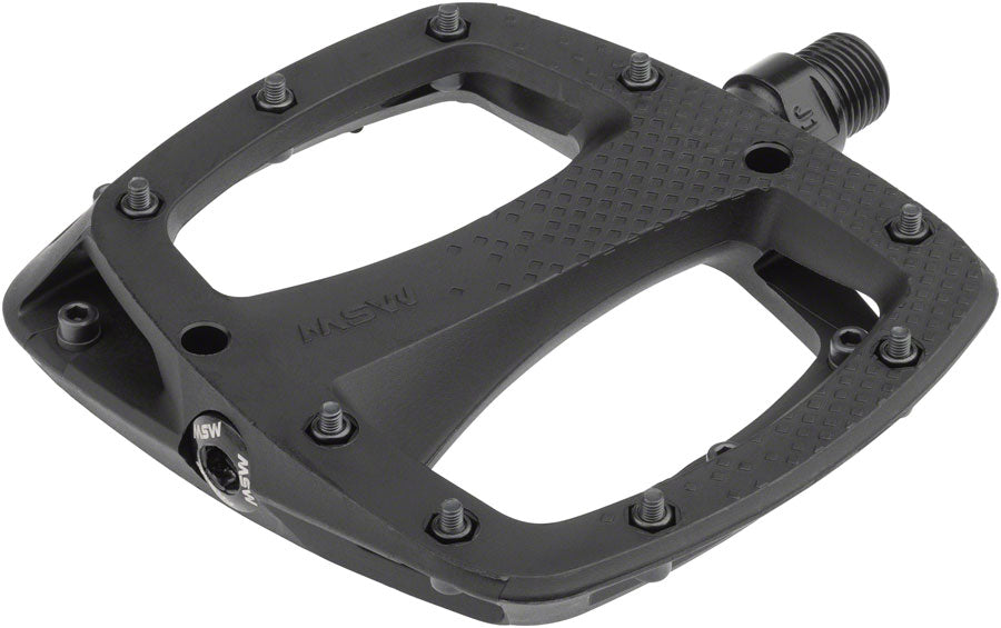 flat pedals with pins Thump Pedals with Replaceable Pins