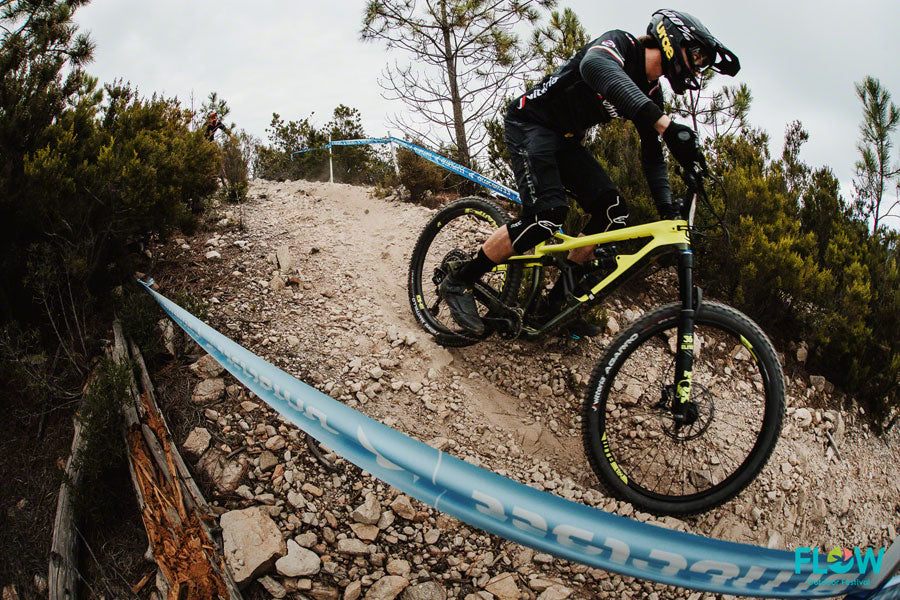 Vittoria Agarro Tire - 29 x 2.6, Tubeless, Folding, Black/Anthracite, TNT, Graphene, G2.0 - Tires - Agarro Tire