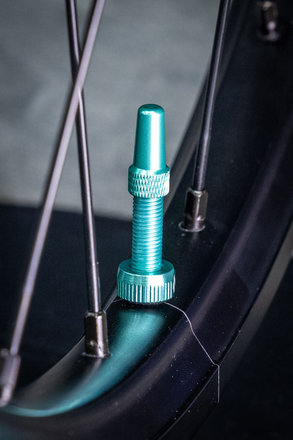 Muc-Off V2 Tubeless Valve Kit - Turquoise, 44mm, Pair - Tubeless Valves - V2 Tubeless Valve Kit