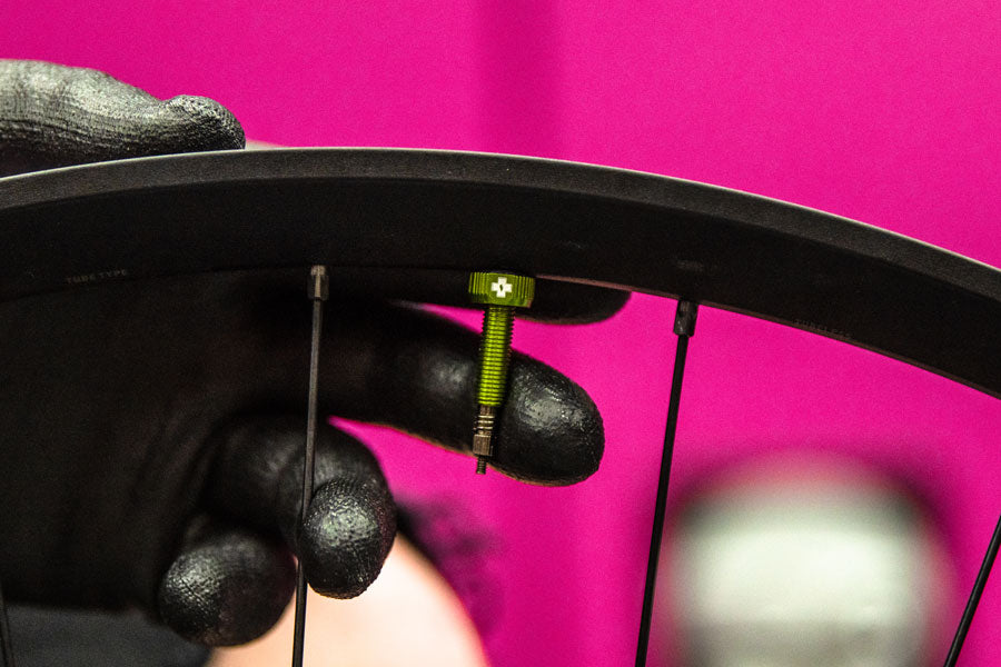 Muc-Off V2 Tubeless Valve Kit - Green, 44mm, Pair MPN: 20422 Tubeless Valves V2 Tubeless Valve Kit