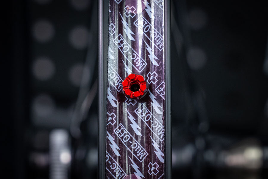 Muc-Off V2 Tubeless Valve Kit - Red, 44mm, Pair MPN: 20424 Tubeless Valves V2 Tubeless Valve Kit