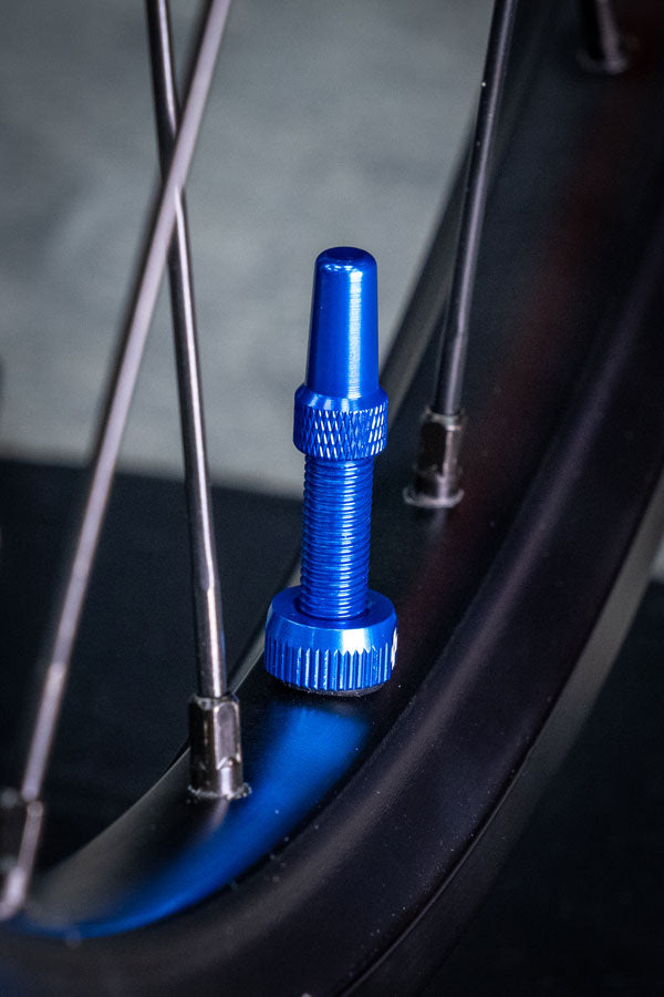Muc-Off V2 Tubeless Valve Kit - Blue, 44mm, Pair - Tubeless Valves - V2 Tubeless Valve Kit