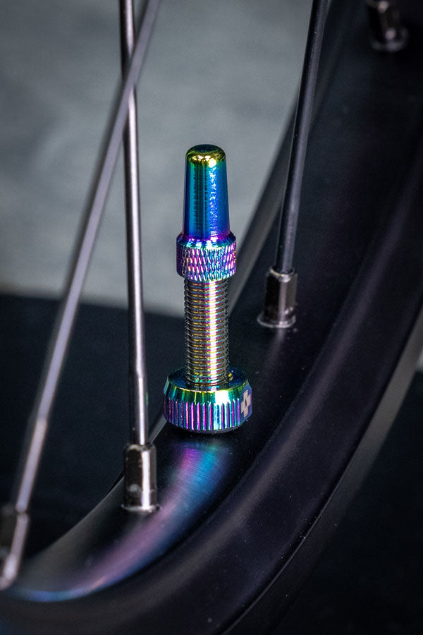 Muc-Off V2 Tubeless Valve Kit - Iridescent, 44mm, Pair MPN: 20429 Tubeless Valves V2 Tubeless Valve Kit