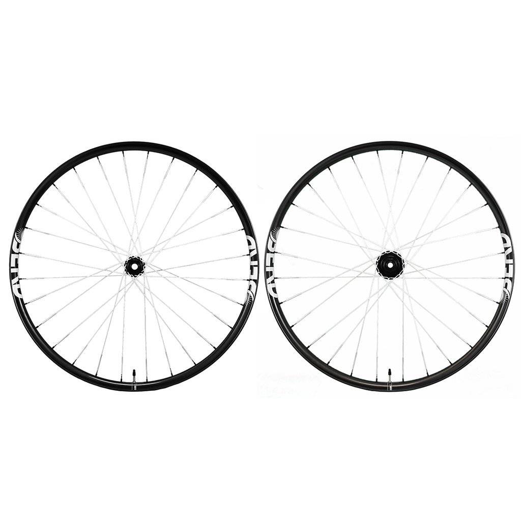 Berd Hawk27 Carbon Wheelset - White Spokes - Industry Nine Solix 29