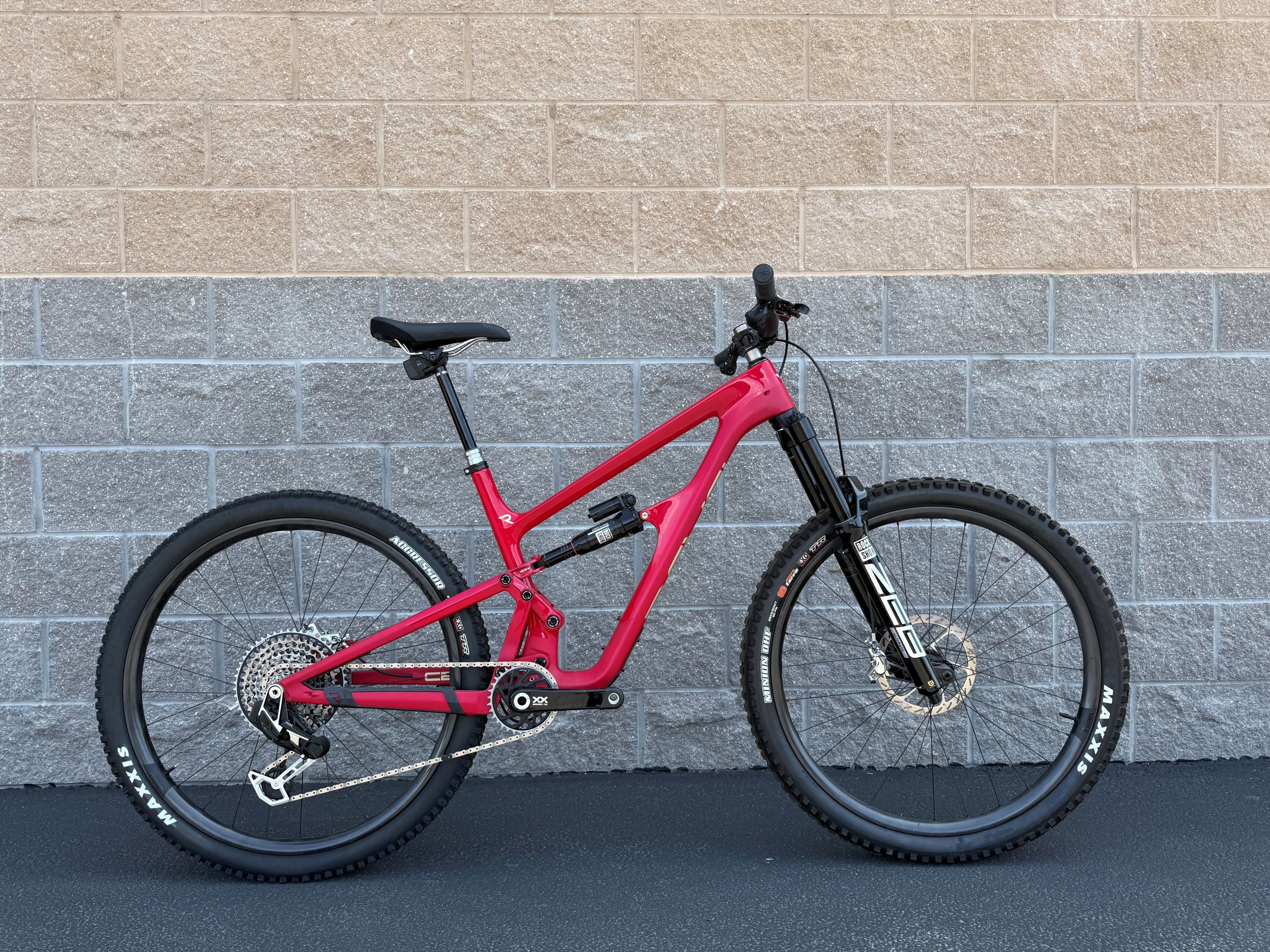 レットベリル Revel Rail 29 SRAM XX T-Type AXS Complete Build Shred Velvet (Red