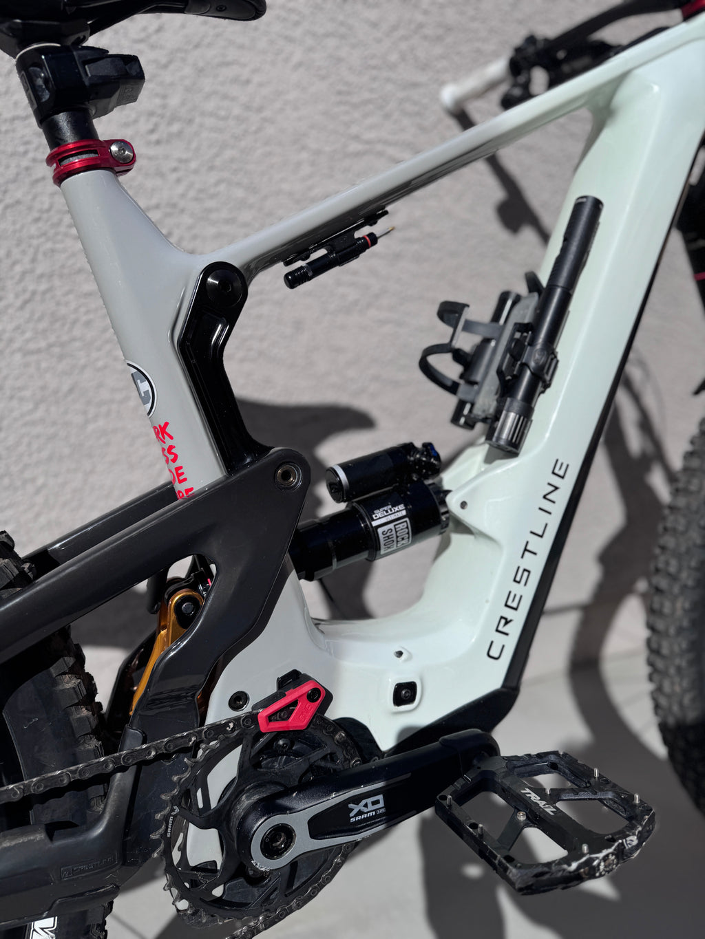 Crestline LS 160 Special Edition 2025 - Bosch Motor, 800WH Battery - White/Gray- RH-3 (Large, MX), Lightly Used - Mountain Bike (USED) - LS-160