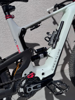 Crestline LS 160 Special Edition 2025 - Bosch Motor, 800WH Battery - White/Gray- RH-3 (Large, MX), Lightly Used - Mountain Bike (USED) - LS-160