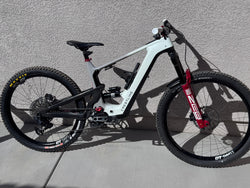 Crestline LS 160 Special Edition 2025 - Bosch Motor, 800WH Battery - White/Gray- RH-3 (Large, MX), Lightly Used Mountain Bike (USED) LS-160
