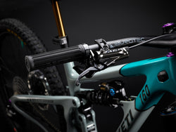 Yeti SB160 Turq Series 40th Anniversary Team Edition Complete Bike w/ XTR Build, Gray/Turq Mountain Bike SB160