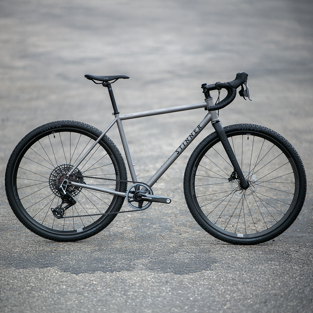 Stinner Refugio Select Complete, Sram Rival/GX T-Type  AXS, Black Logo