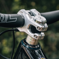 Trail One Components Top Cap & Spacer Kit - Silver (Raw) MPN: TC-KIT-RAW Headset Top Cap Top Cap & Spacer Kit